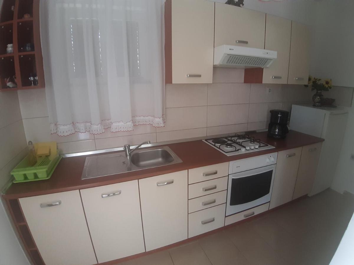 Apartmani Ana Cres Bagian luar foto